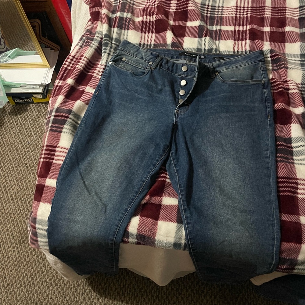 Woman’s Tahari Amelia Button-Down Skinny Jeans